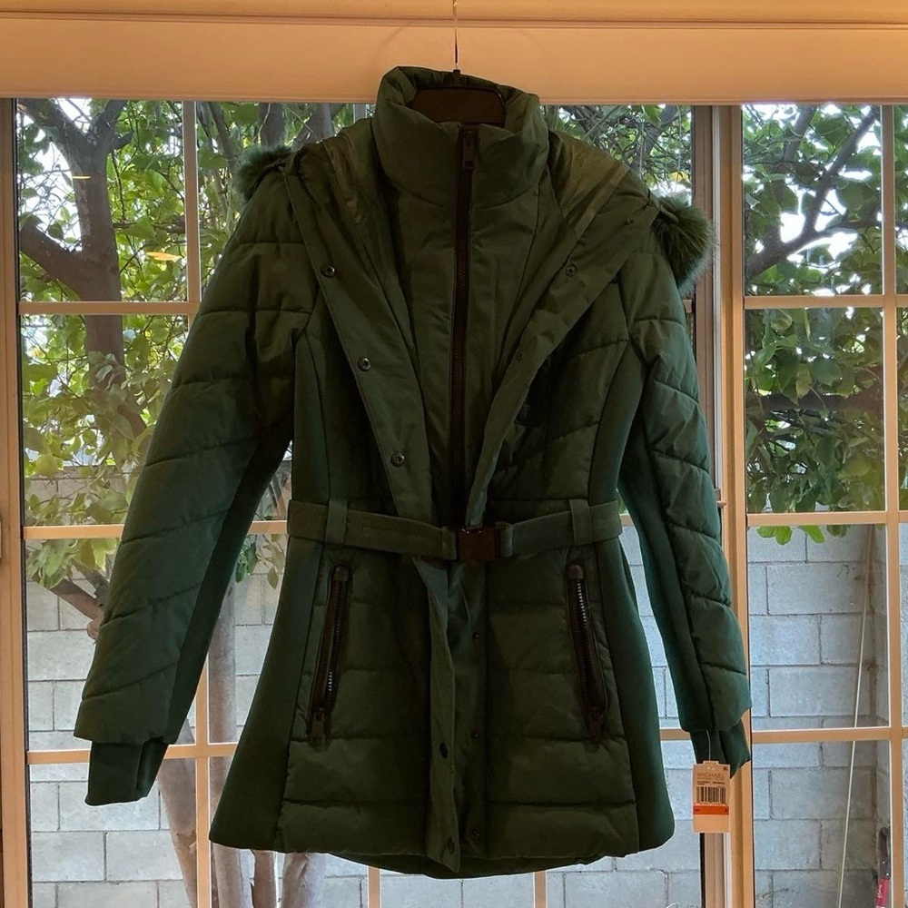 Michael Kors Womens Hooded Puffer Jacket with Faux Fur Trim and Belt - Picture 2 of 3